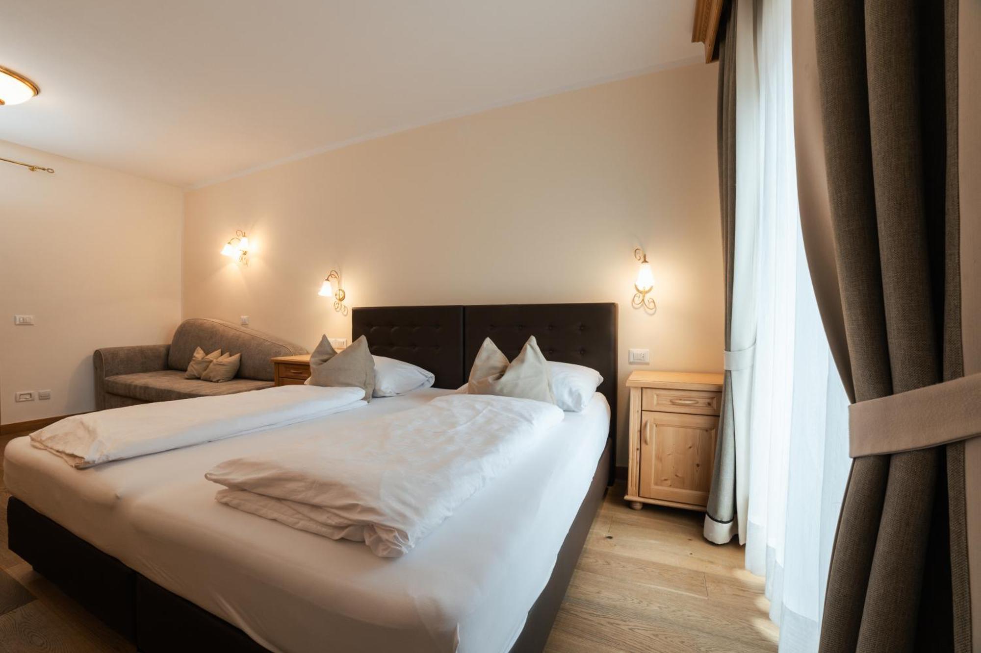 Luech Da Pcei Hotel San Cassiano  Ngoại thất bức ảnh
