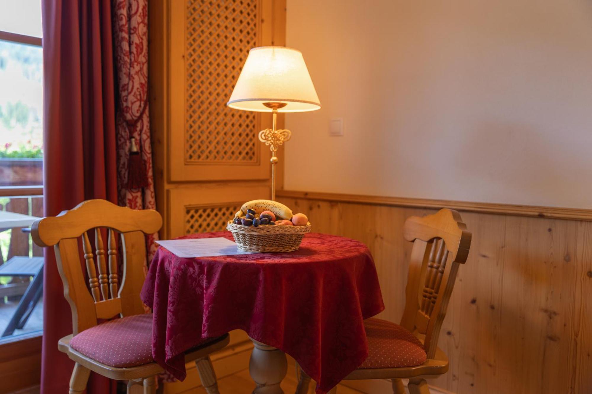 Luech Da Pcei Hotel San Cassiano  Ngoại thất bức ảnh